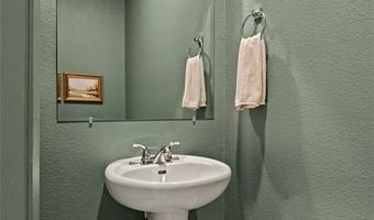7107 Chestnut Hill Rd, Bentonville, AR 72713