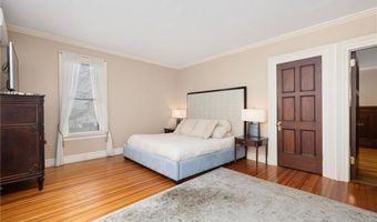 4 Hunter Ave, Newport, RI 02840