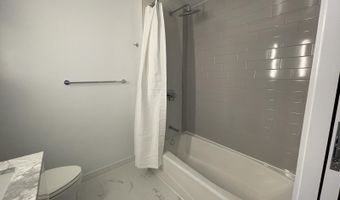 987 Queen St 227, Honolulu, HI 96814