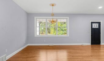 222 Briarwood Ct, Albany, NY 12203