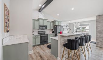 321 32nd St SW, Altoona, IA 50009
