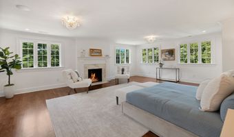 18 Tokeneke Trl, Darien, CT 06820