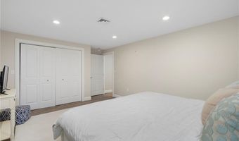 161 Seawynds Dr, North Kingstown, RI 02852