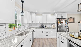 8 Big River Rd, Coventry, RI 02816