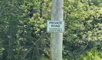 15 Bowling Green Ln, Belfast, ME 04915