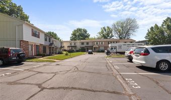 2376 Hiddengarden Ct, Ballwin, MO 63021