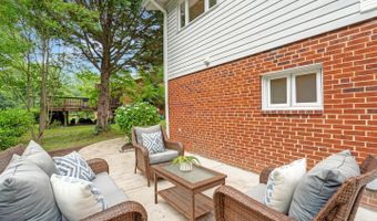 4808 BRADFORD Dr, Annandale, VA 22003