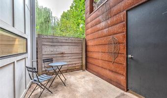 505 SE D St, Bentonville, AR 72712
