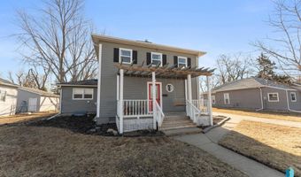 606 N 3rd St, Beresford, SD 57004