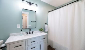 831 Brandon Cir, Aurora, OH 44202