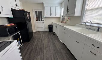 422 E Savannah St, Calhoun Falls, SC 29628