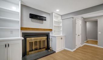 6063 HYDRANGEA Dr, Alexandria, VA 22310
