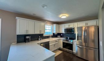 16 Hoosier Heights Dr, Batesville, IN 47006