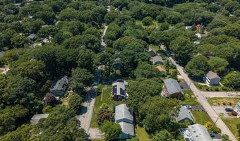 31 Edgewater Rd, Narragansett, RI 02882