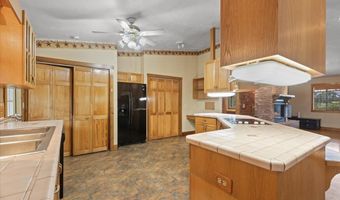 6351 SW 2nd Ln, Bell, FL 32619