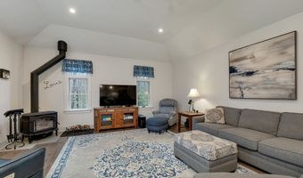 4 Colton Ln, Center Harbor, NH 03226
