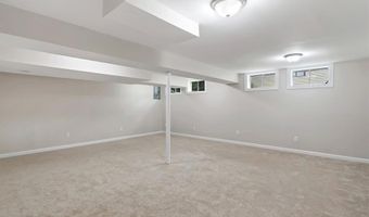 330 Whitehall Dr, Ballwin, MO 63021