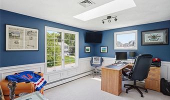 34 Brooks Farm Dr, Bristol, RI 02809