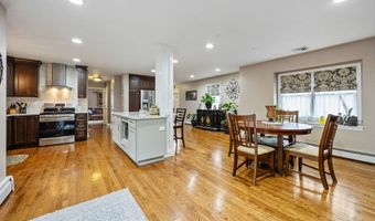 5 Smith Pl, Cheshire, CT 06410