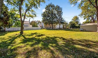 277 Ramsey Ln, Ballwin, MO 63021