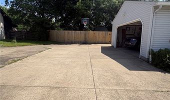 110 Habant Dr, Amherst, OH 44001