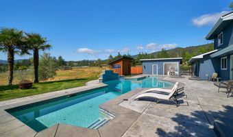 3712 Livingston Rd, Central Point, OR 97502