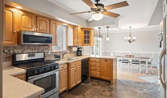12 E Longport Ave, Bayville, NJ 08721