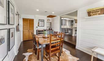 90 E White Oak St, Arlington Heights, IL 60005