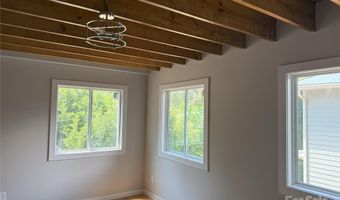 1 Freeport Ln, Asheville, NC 28806