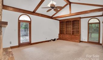 1212 Burtonwood Cir, Charlotte, NC 28212