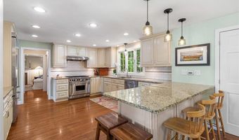 20 Terrace Dr, Barrington, RI 02806