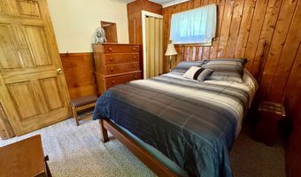 140 Lakeside Ln, Barton, VT 05839
