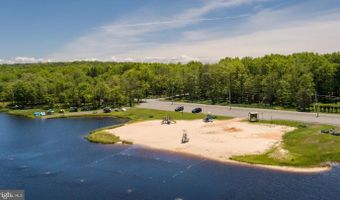 271 N SHORE Dr, Albrightsville, PA 18210