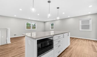5915 LARPIN Ln, Alexandria, VA 22310