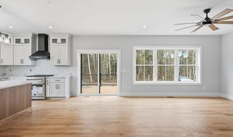 14 Stacey Ln 2, Chester, NH 03036