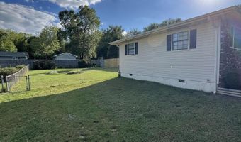 808 E Walnut St, Aurora, MO 65605