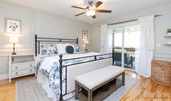 32 Greenwood Fields Dr, Asheville, NC 28804