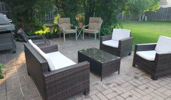 1900 Waverly Ln, Algonquin, IL 60102