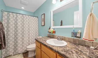 1676 SE 3RD St, Astoria, OR 97103