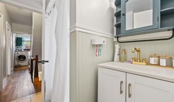 26 E 49TH St, Bayonne, NJ 07002