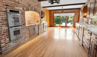 7 Jenckes Ct, Narragansett, RI 02882