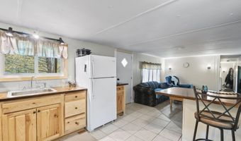 14 Lakeshore Dr, Belgrade, ME 04918