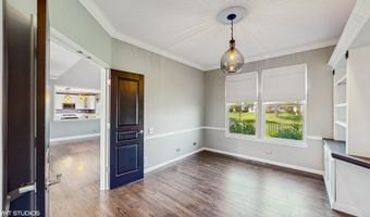 8 GEORGETOWN Ct, Algonquin, IL 60102