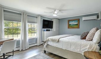 1216 E Main Rd, Middletown, RI 02842