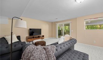 435 Country Walk, Amherst, OH 44001