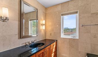 551 Strawberry Ln, Ashland, OR 97520