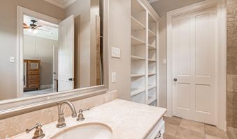 17744 Pecan Shadows Dr, Baton Rouge, LA 70810