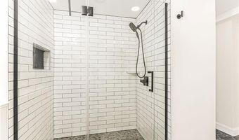 42 Seminole Trl, Cranston, RI 02921