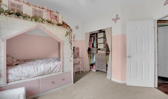 215 Cobblefield Ct, Ballwin, MO 63011