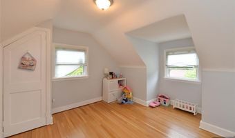 104 Fairview Ave, Bergenfield, NJ 07621